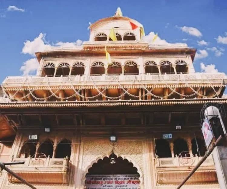 Banke Bihari Temple Timings 2026: Darshan, Aarti & How to Avoid the Crowd