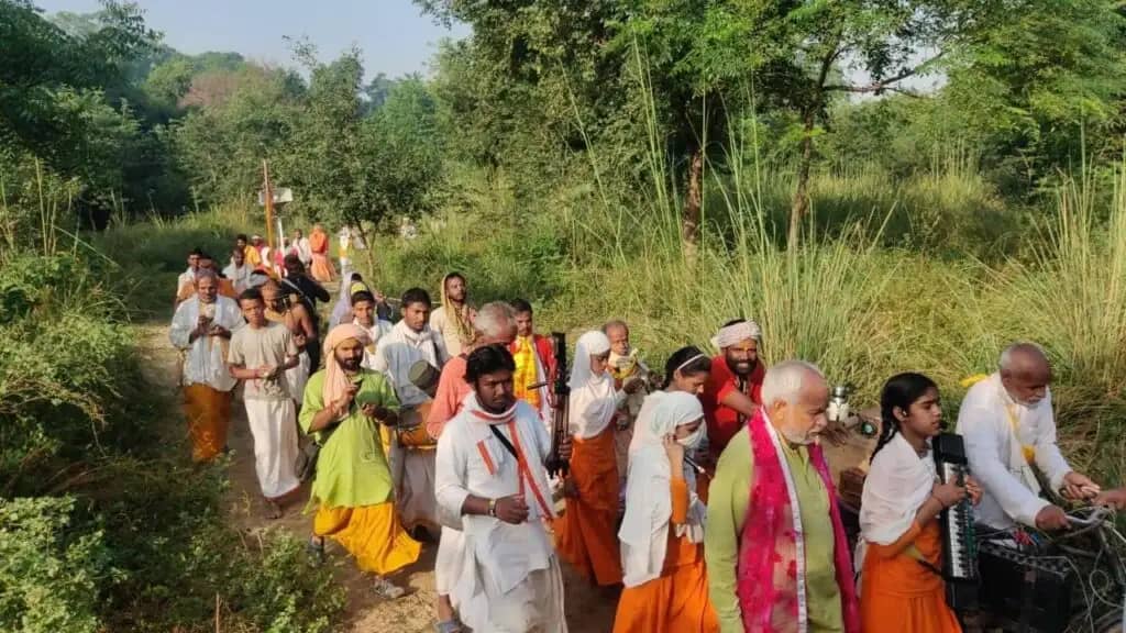 Pilgrims walking the Braj 84 Kos Yatra